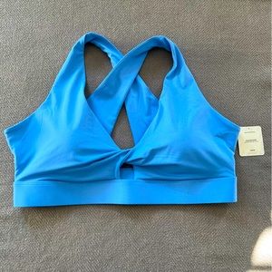 Fabletics Cross Front Sports Bra 2X light blue new with tags removable pads